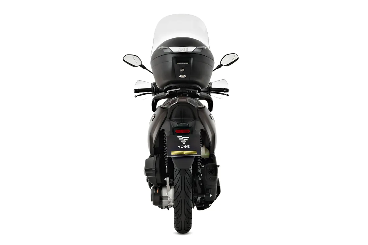 Voge SR16 4V en negro mate, vista trasera